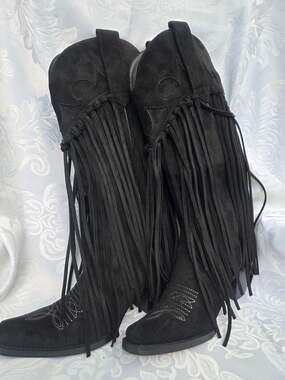 Fringe Women's Cowgirl Boots. Pointed Toe Embroidery Fringe Detail Mid Calf Boot